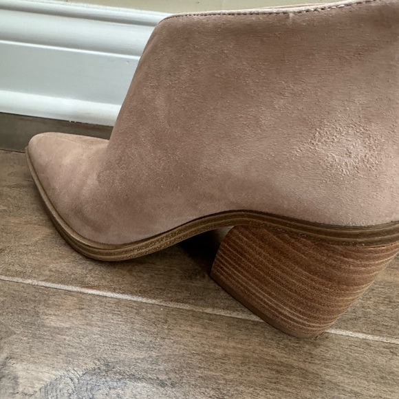 Vince Camuto Ginsel Booties - Picture 6 of 8